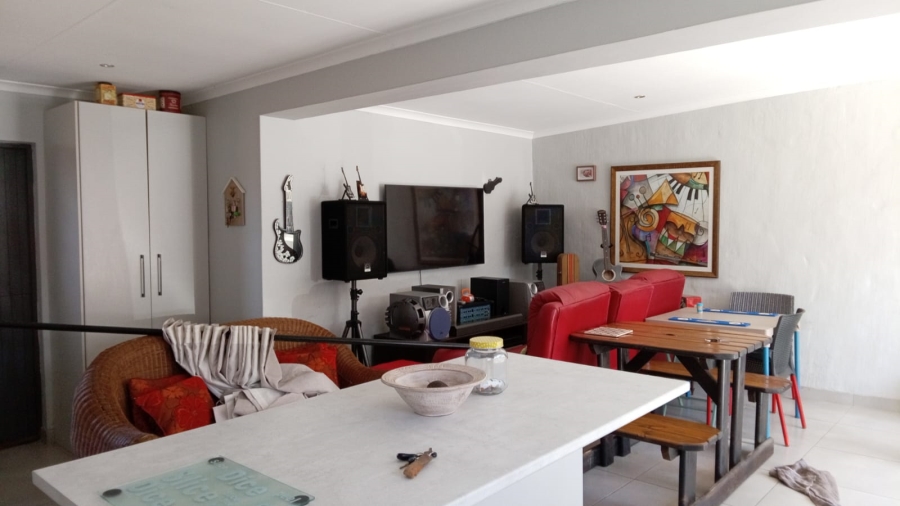 To Let 2 Bedroom Property for Rent in Charlo Eastern Cape
